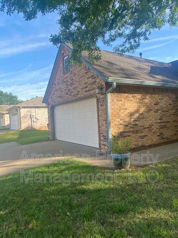4729 S Ironwood Ave - Photo 3 of 38