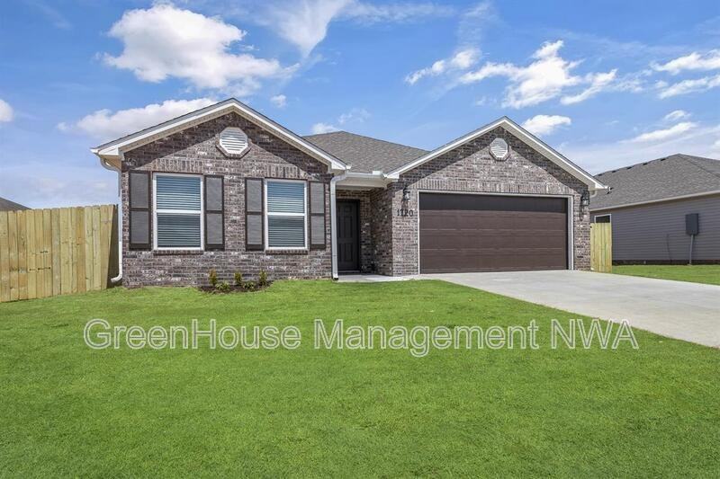 1720 Eveningshade Ln - Photo 2 of 30