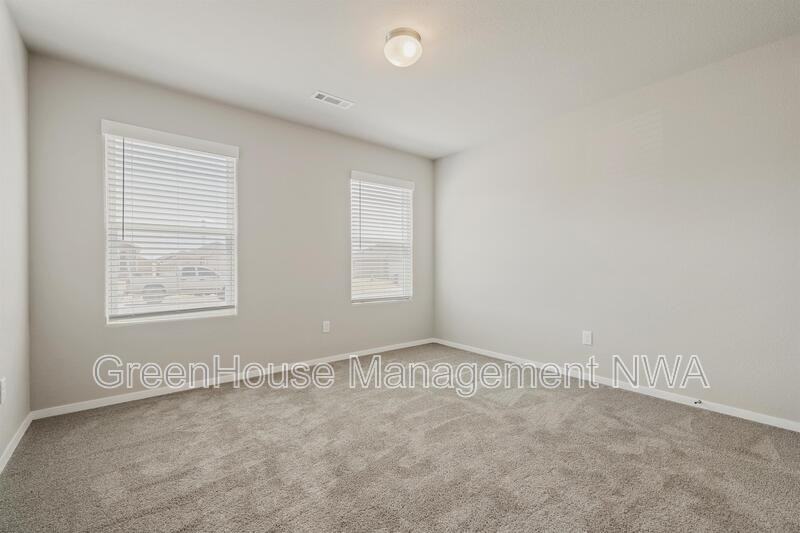 1720 Eveningshade Ln - Photo 3 of 30