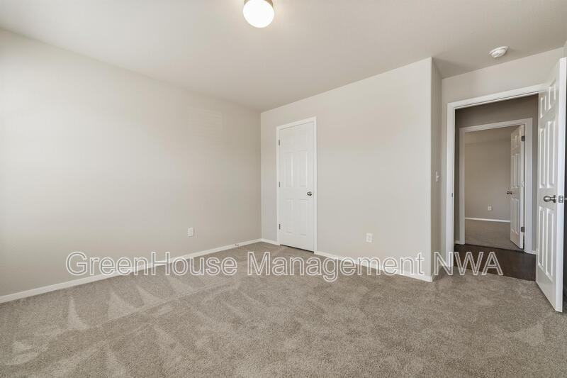 1720 Eveningshade Ln - Photo 4 of 30