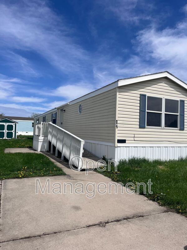 1901 1st St - Photo 2 of 10