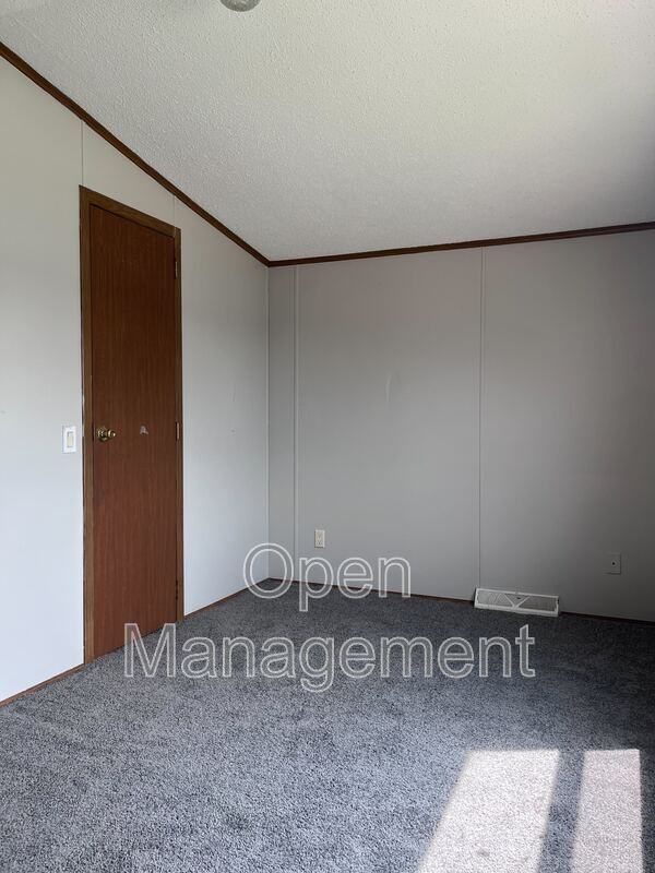 1901 1st St - Photo 5 of 10