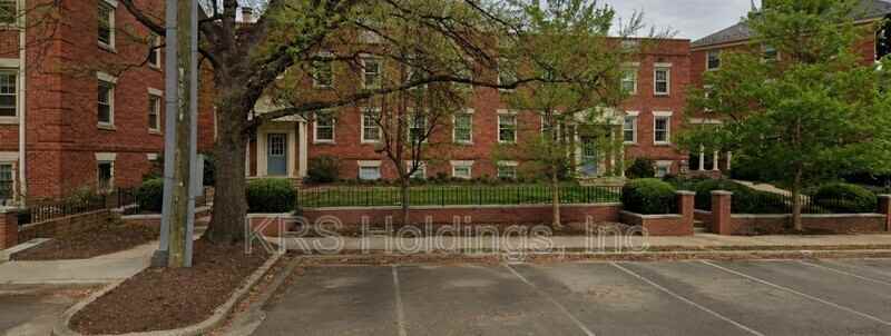 1305 E Abingdon Dr #4