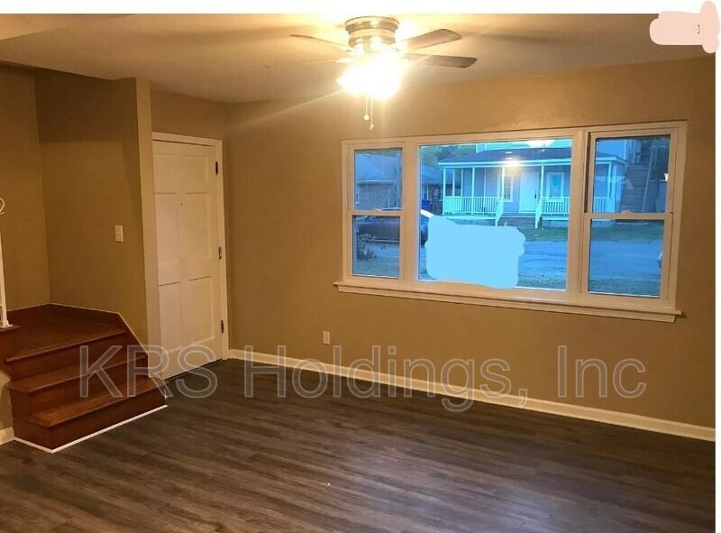 3320 Lyons Ave - Photo 7 of 10