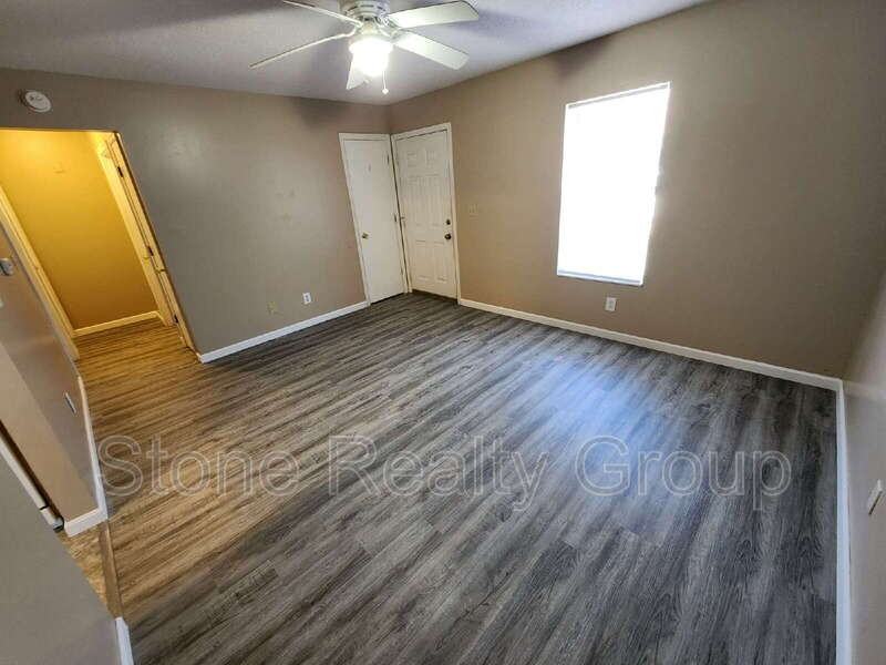 2480 E Clayton Dr - Photo 2 of 8