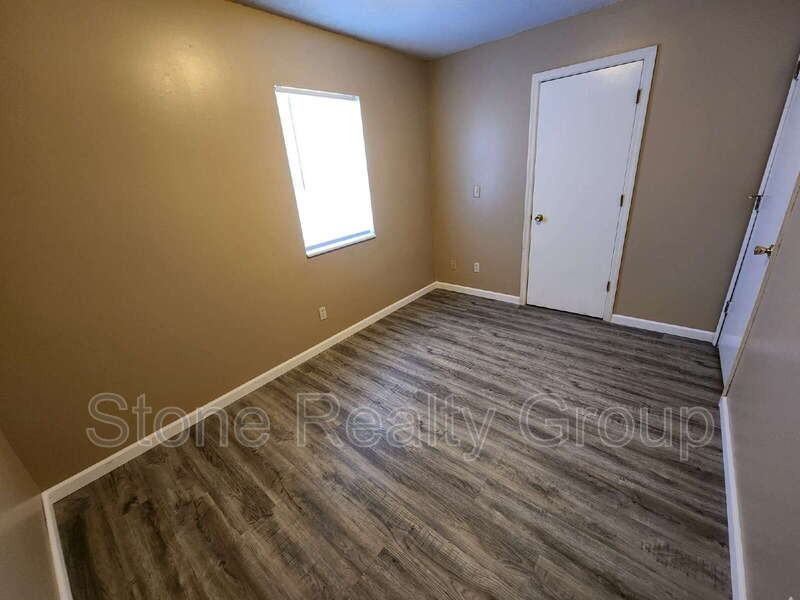 2480 E Clayton Dr - Photo 5 of 8
