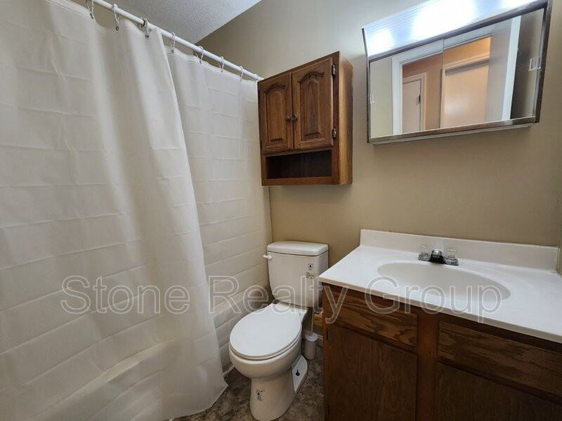 2480 E Clayton Dr - Photo 6 of 8