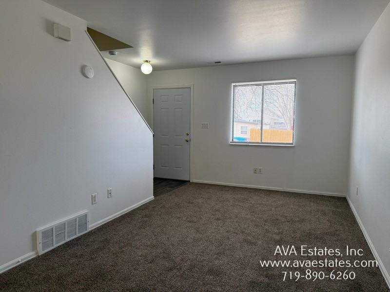 1405 E 19th St #B - Photo 2 of 13