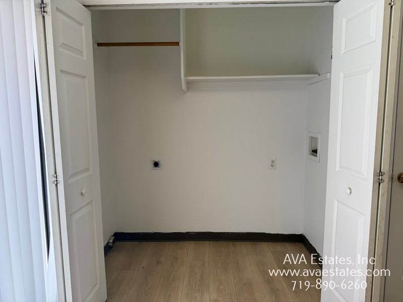 1405 E 19th St #B - Photo 5 of 13