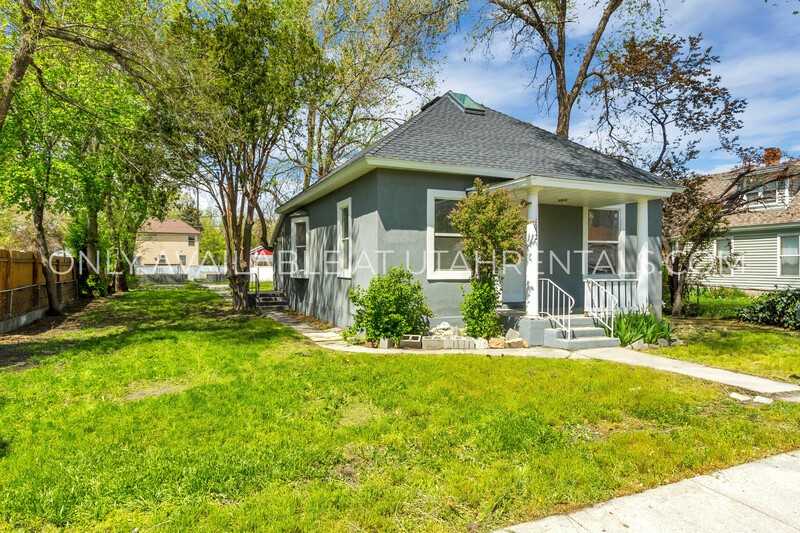 1032 S Jeremy St - Photo 3 of 29