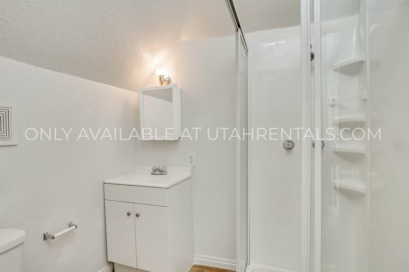 1032 S Jeremy St - Photo 5 of 29