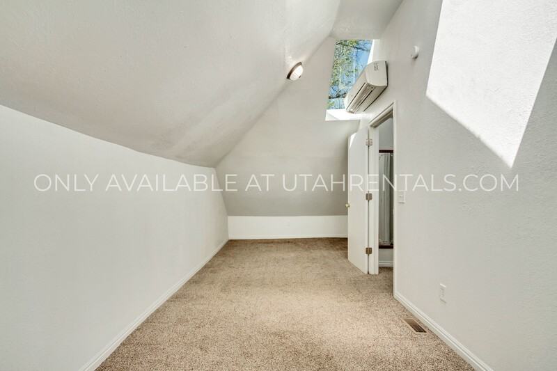 1032 S Jeremy St - Photo 7 of 29