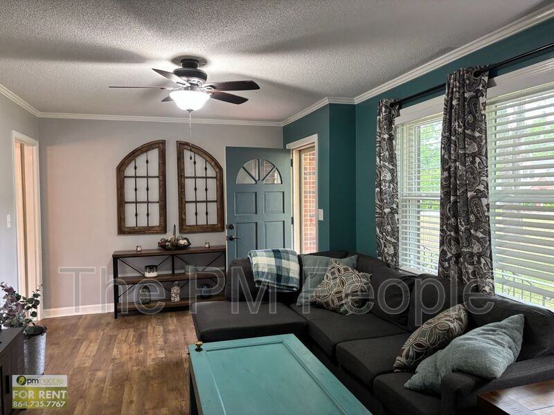 313 Katherine St - Photo 7 of 20