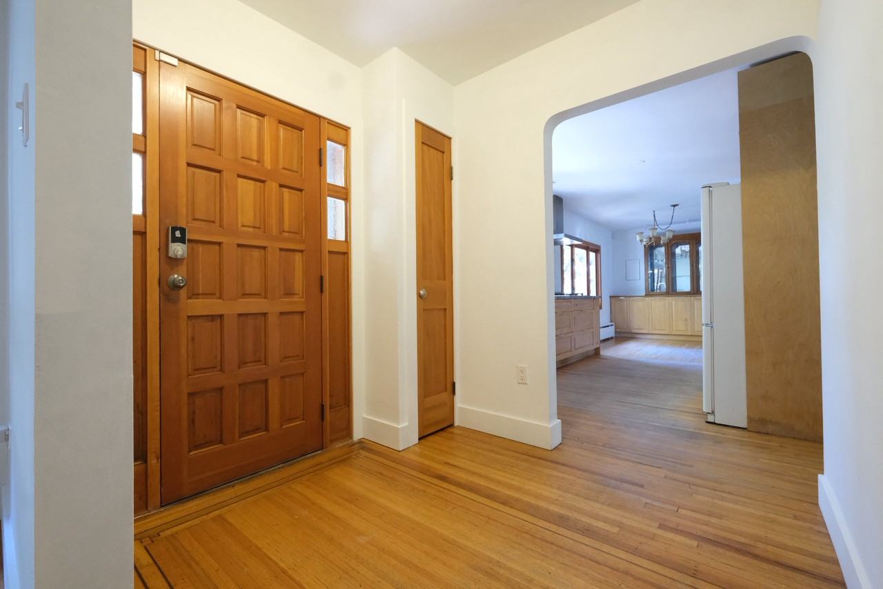 Ridgewood Dr - Photo 5 of 20