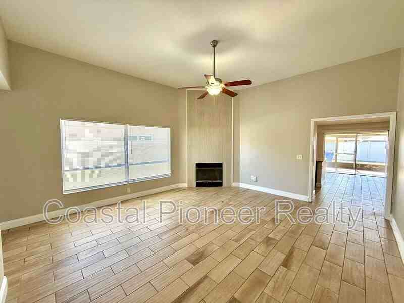 7048 Hollowell Dr - Photo 5 of 32
