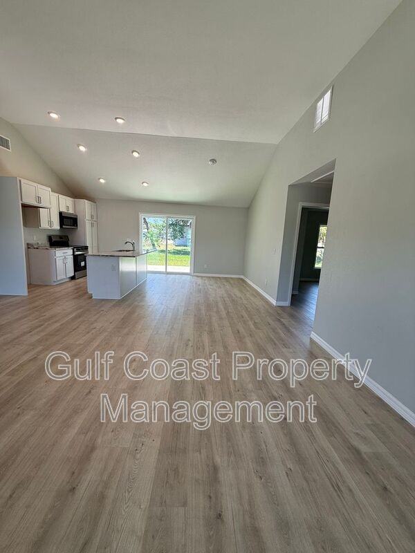 1293 S Cranberry Blvd - Photo 4 of 28