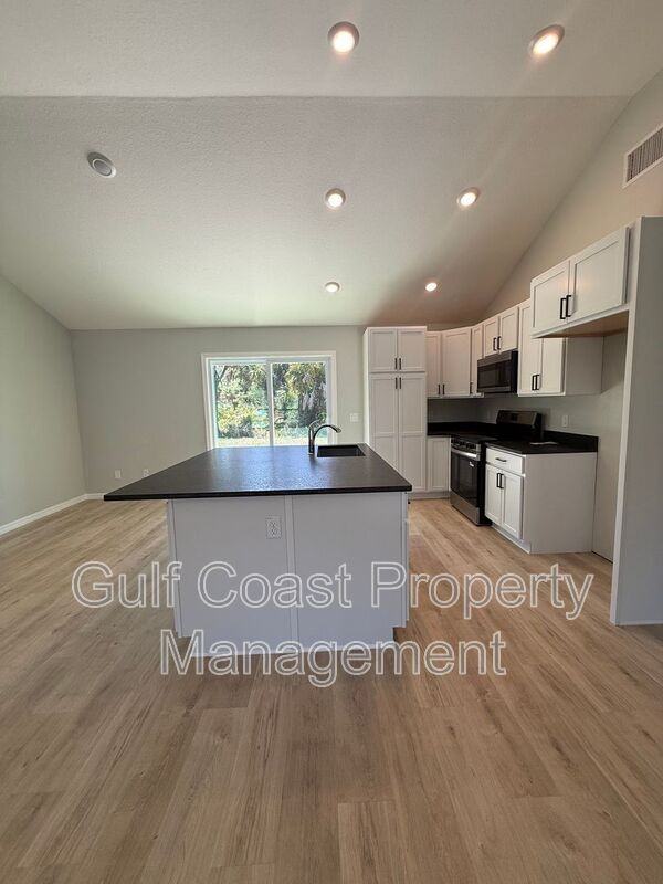 5080 S Chamberlain Blvd - Photo 6 of 28