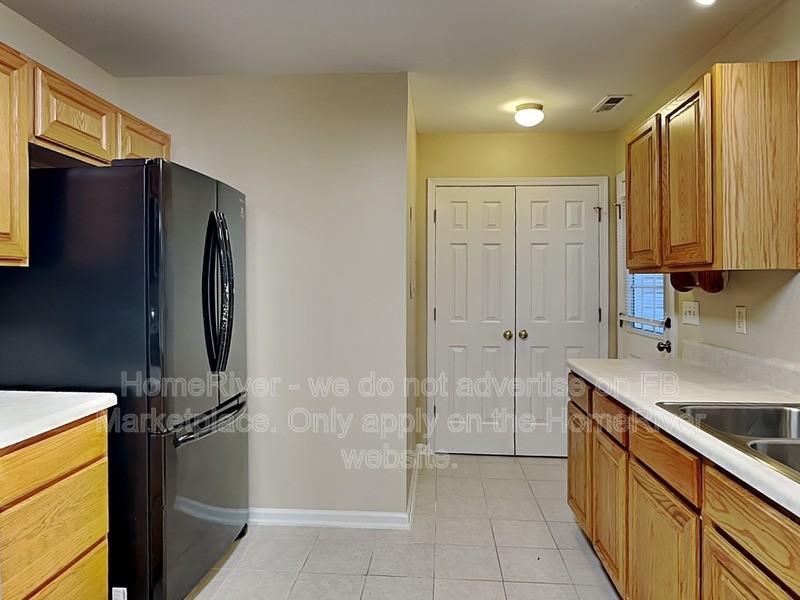 862 N Taylor St - Photo 7 of 27