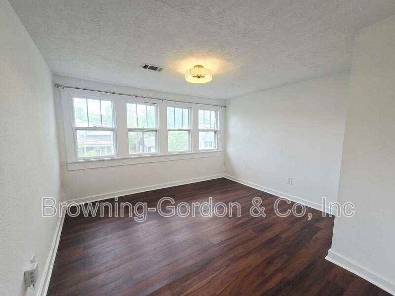 1218B Chester Ave - Photo 7 of 9