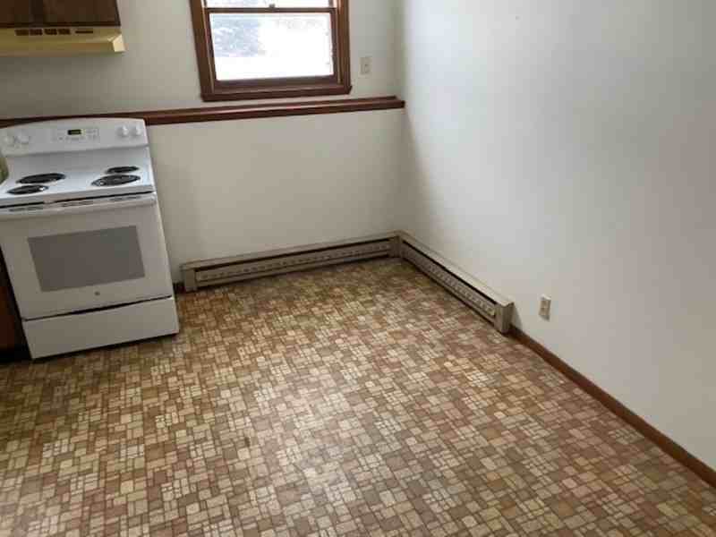 245 Egan St - Photo 4 of 7
