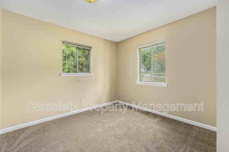 3400 Walnut Ave Sw - Photo 4 of 11