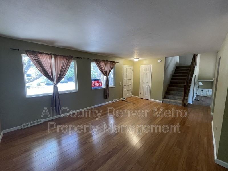 6534 Zinnia St - Photo 4 of 32