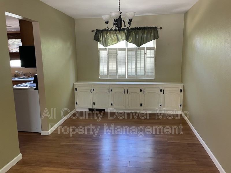 6534 Zinnia St - Photo 5 of 32