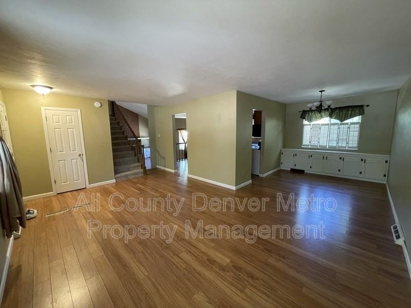 6534 Zinnia St - Photo 6 of 32
