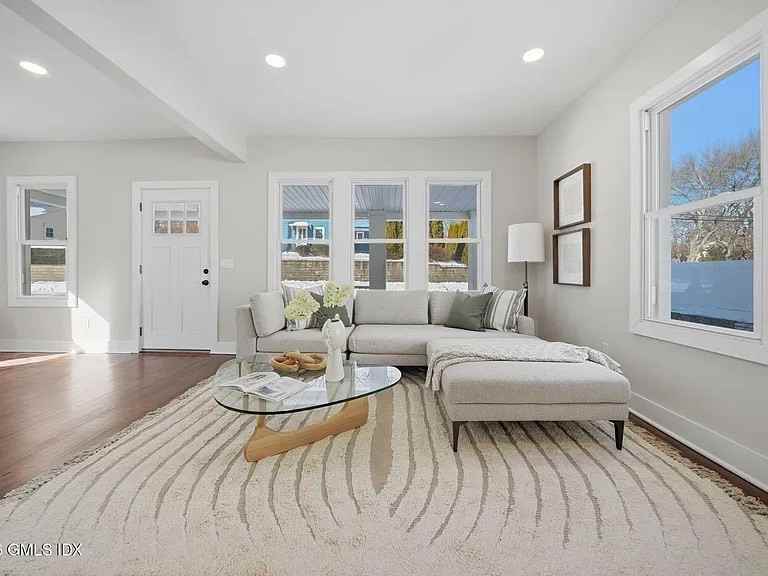 274 High Street - Photo 7 of 12