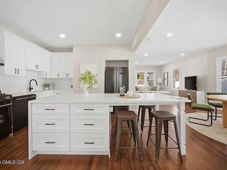 274 High Street - Photo 5 of 12