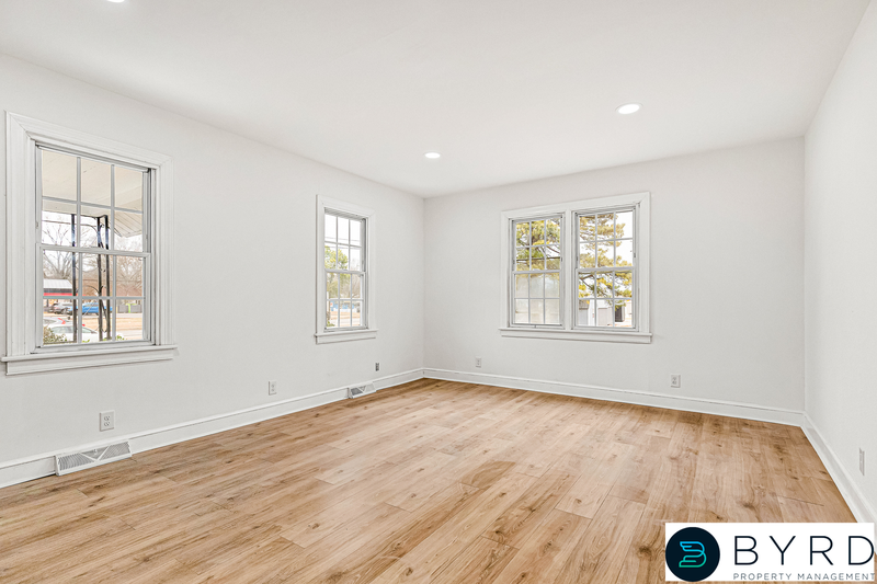 2958 Winston Churchill Dr - Photo 5 of 32