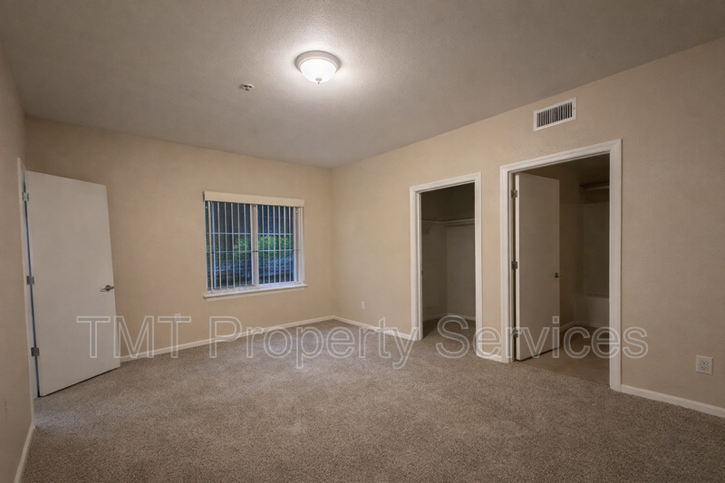 4200 E Commerce Way #1012 - Photo 6 of 12