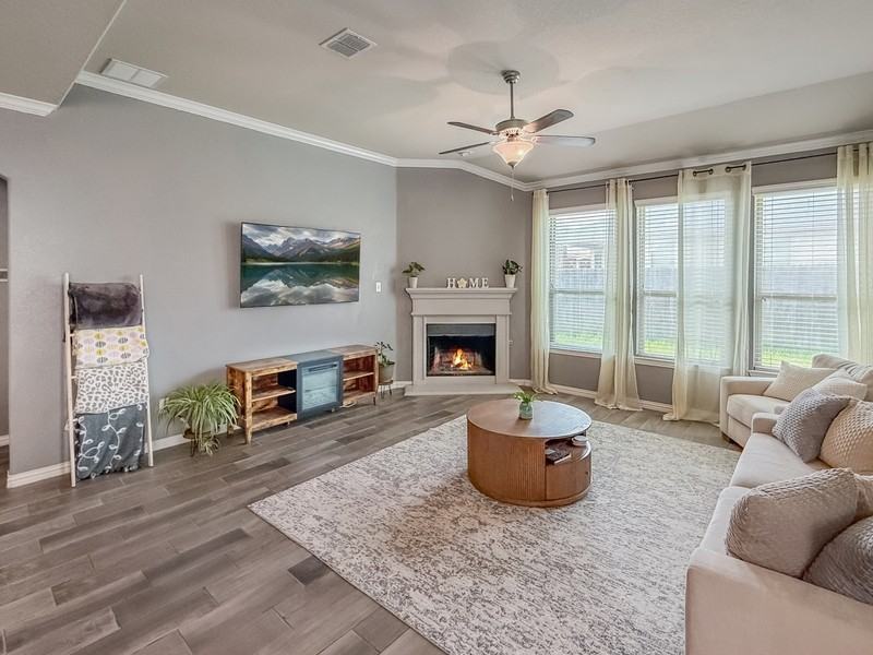 1313 Zanna Grace Way - Photo 4 of 25