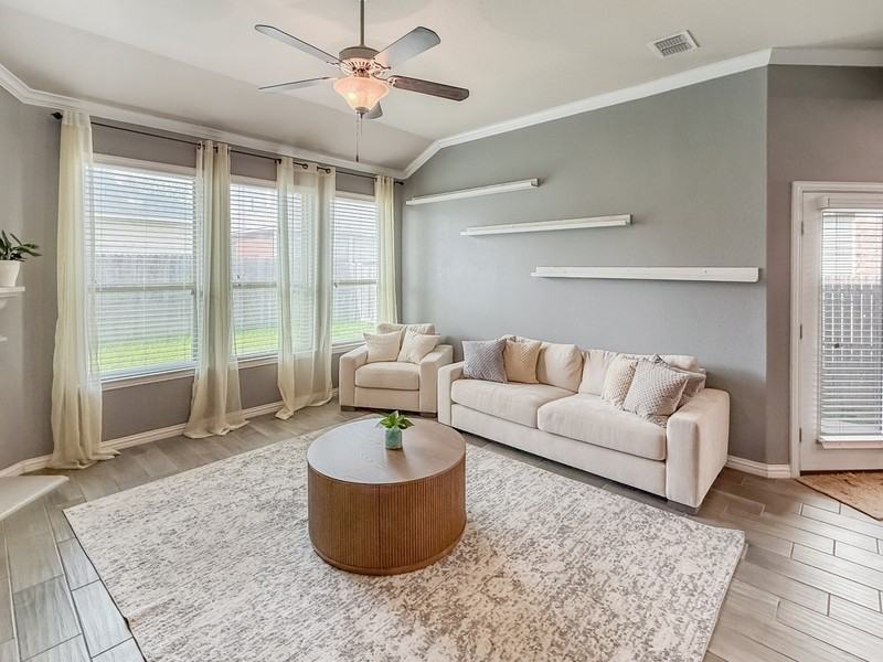 1313 Zanna Grace Way - Photo 5 of 25