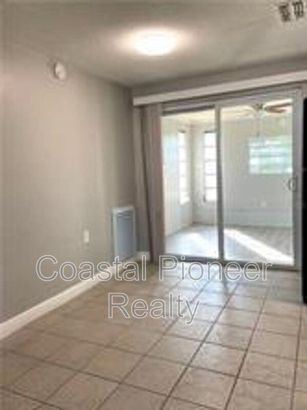 1633 Marengo Dr - Photo 6 of 12