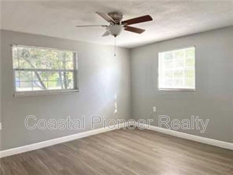 1633 Marengo Dr - Photo 7 of 12