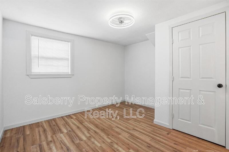 1100 Se 9th St - Photo 6 of 22