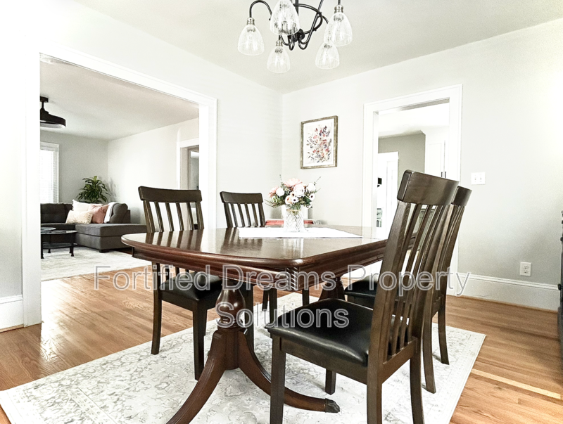 2240 Queen St - Photo 7 of 27