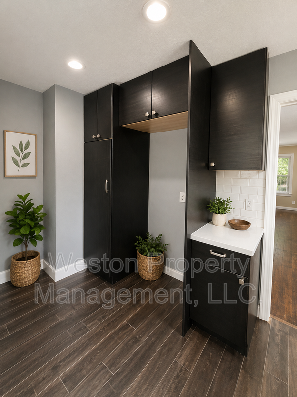 2236 Nw 37th St - Photo 3 of 9