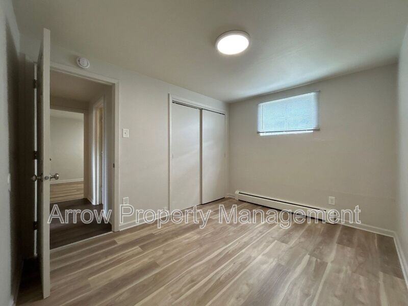 609 W 14th St - Photo 4 of 7