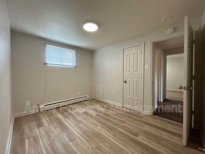 609 W 14th St - Photo 5 of 7