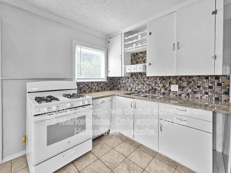 1817 Brittain St - Photo 3 of 22