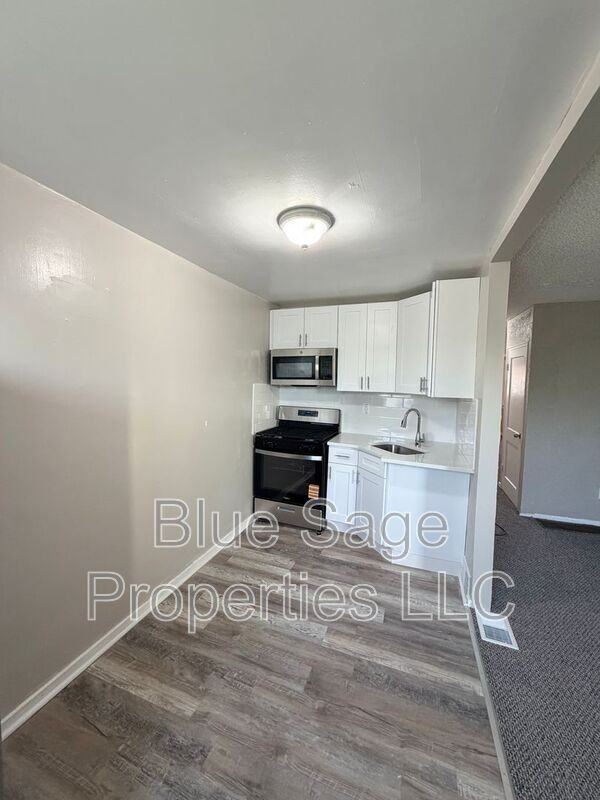 1037 Laurel Rd - Photo 6 of 22