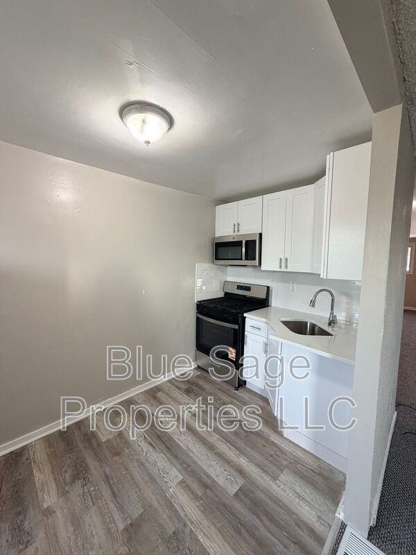 1037 Laurel Rd - Photo 7 of 22