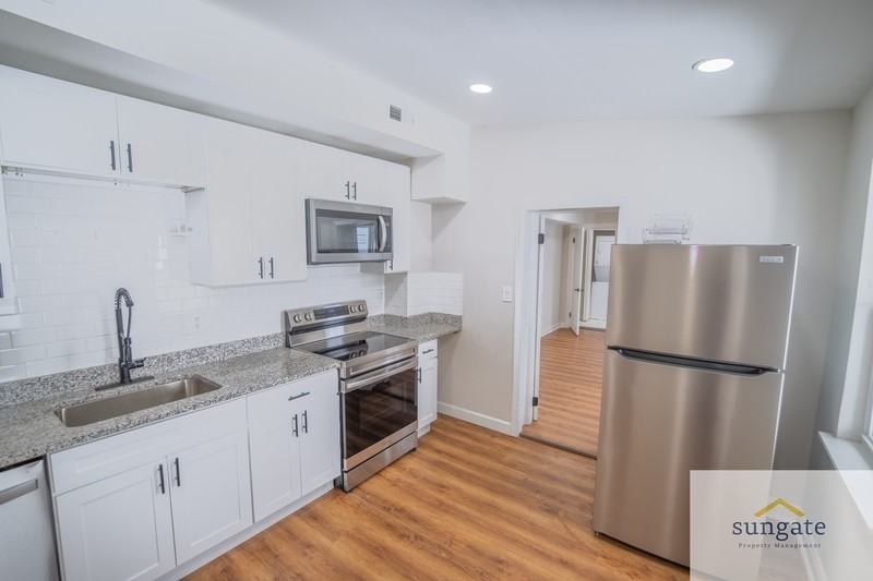 1276 Riverside Ave - Photo 2 of 27