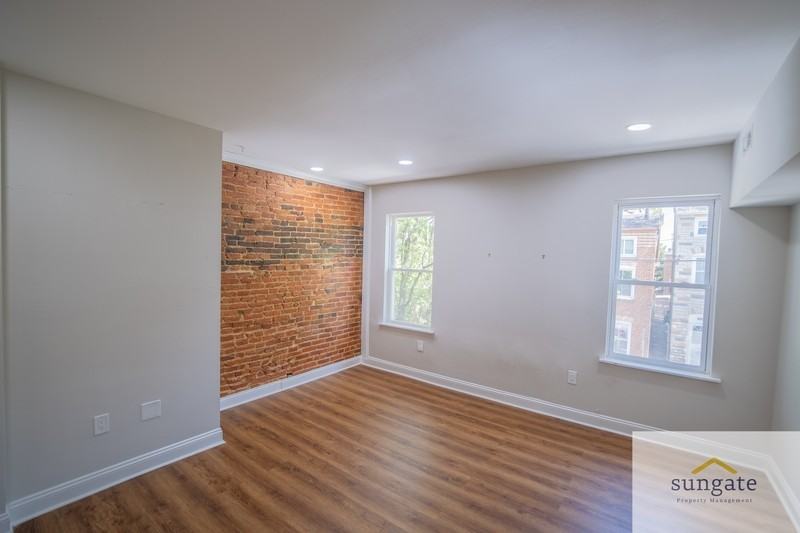 1276 Riverside Ave - Photo 6 of 27