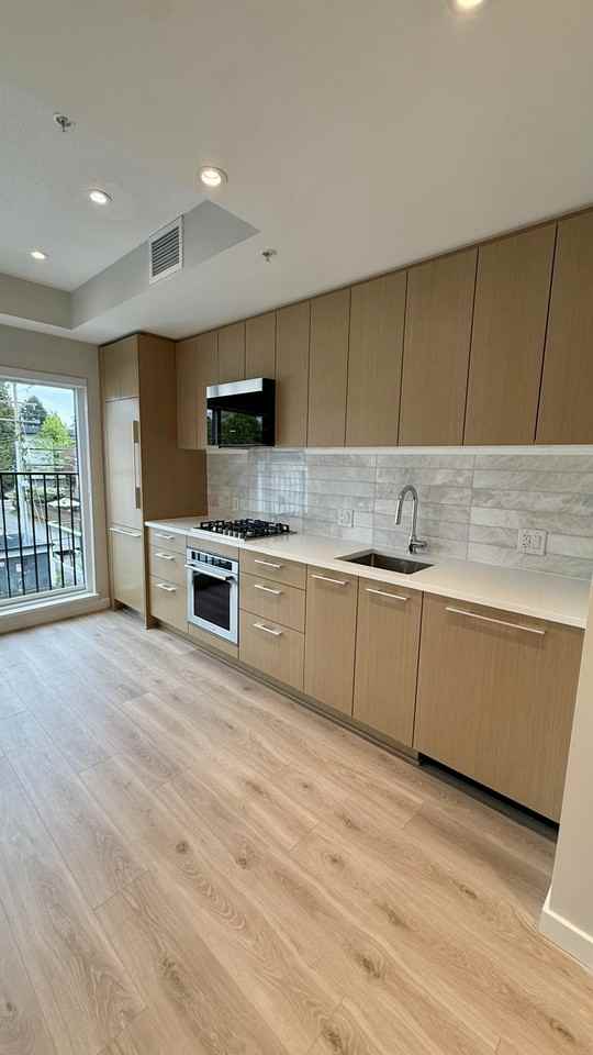 110 17th Street East #310 - Photo 5 of 22