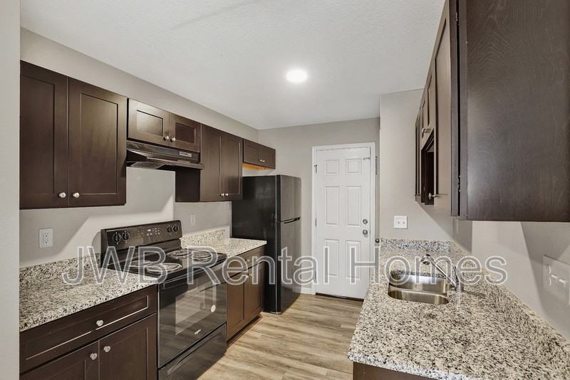 5943 Flicker Ave - Photo 2 of 22