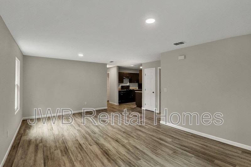 5943 Flicker Ave - Photo 4 of 22