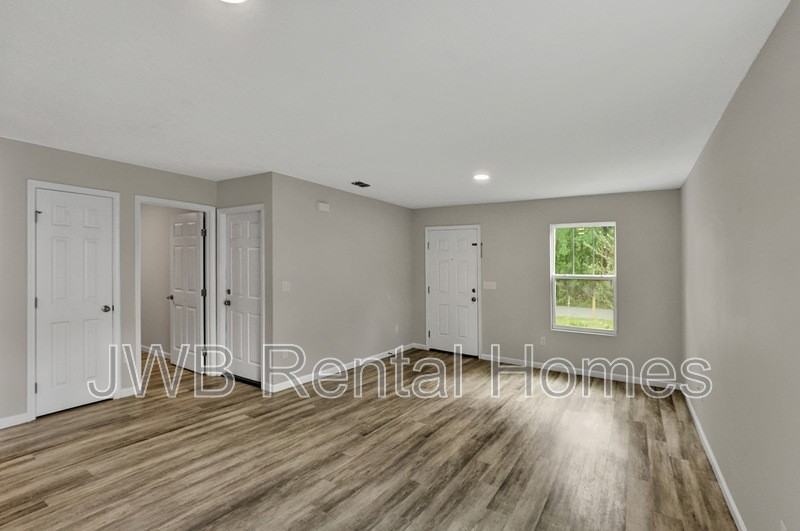 5943 Flicker Ave - Photo 5 of 22